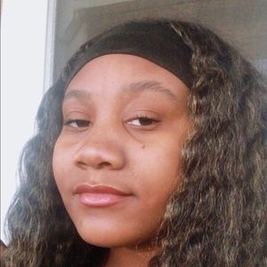 Meet your Posher, Eunqiue